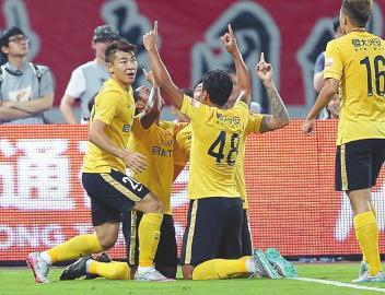 9月12日中超榜首大戰(zhàn)：恒大客場3:0勝上港重回榜首
